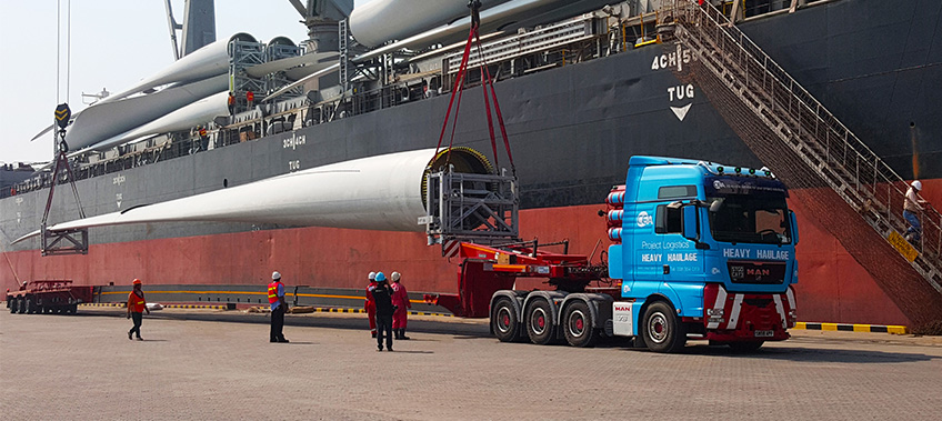 CEA Project Logistics Prime mover arrives at Laem Chabang Port with wind turbine blade heavy transportation